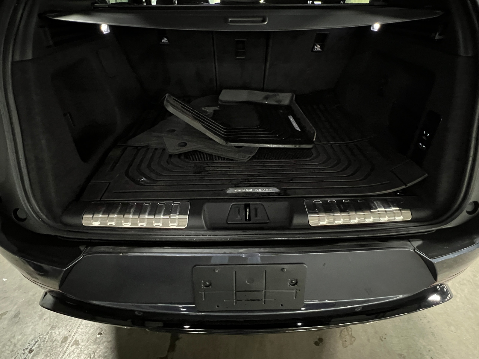 Thumbnail: 2024 Land Rover Range Rover Sport - 6