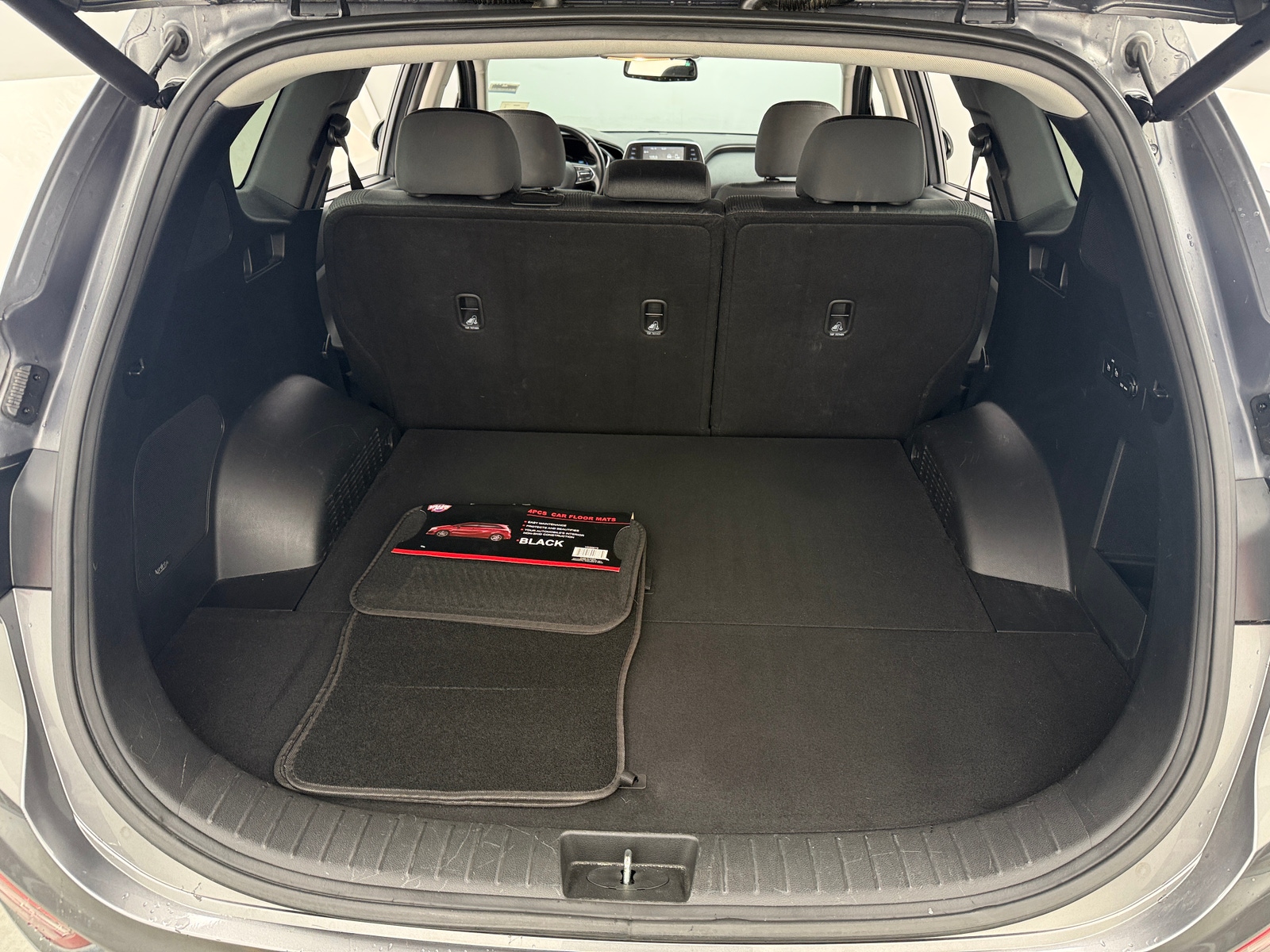 Thumbnail: 2019 Hyundai Santa Fe - 7