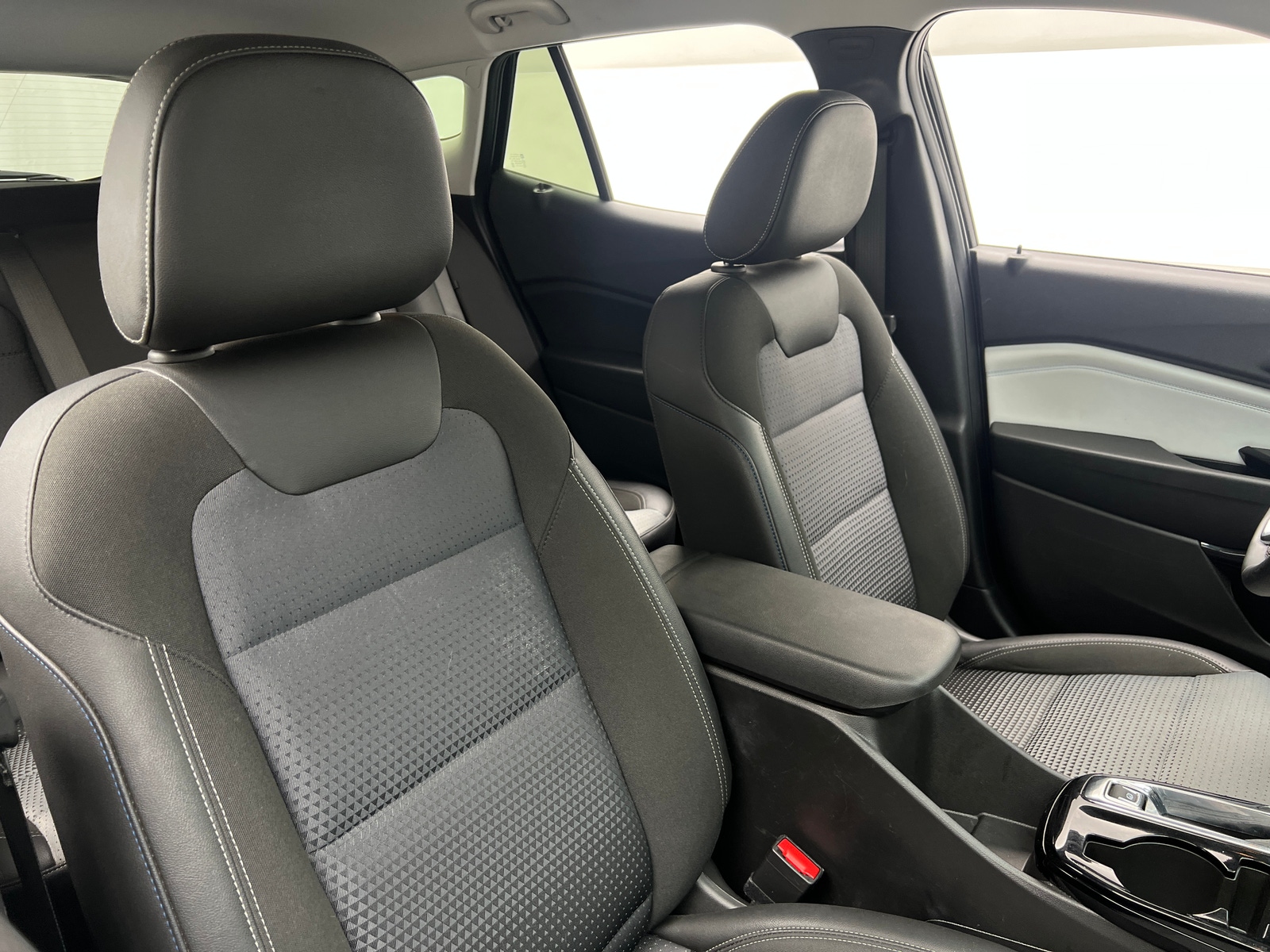 Thumbnail: 2025 Chevrolet Trax - 2