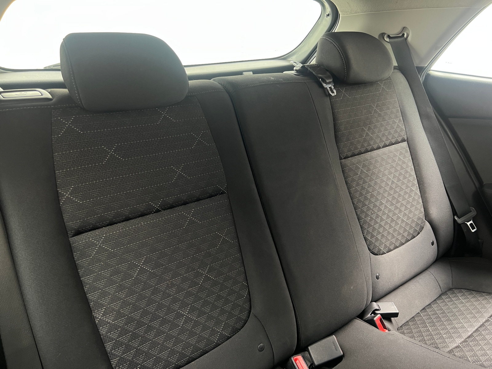 Thumbnail: 2022 Kia Rio - 6