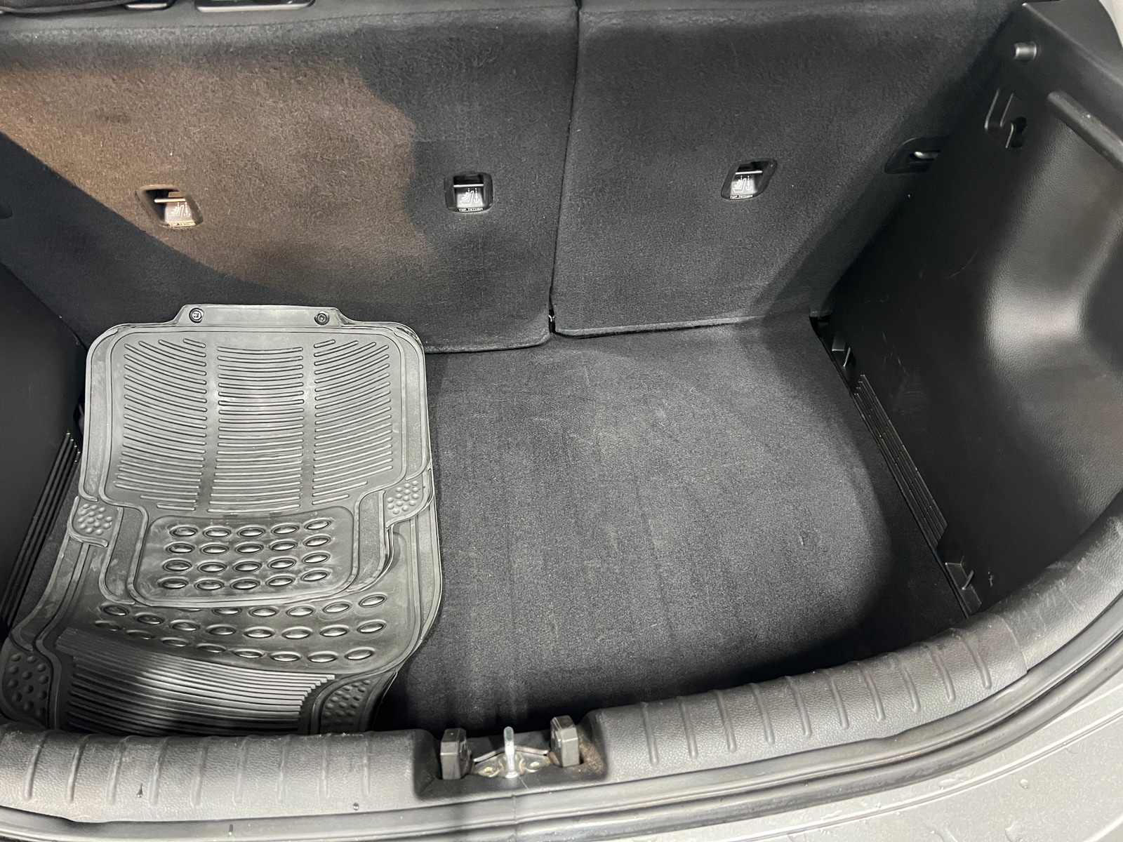 Thumbnail: 2022 Kia Rio - 7