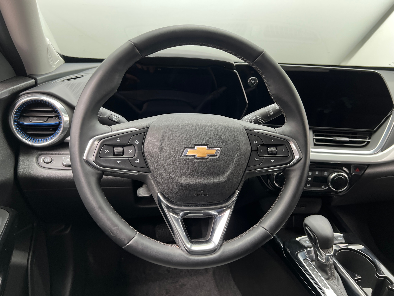 Thumbnail: 2025 Chevrolet Trax - 5