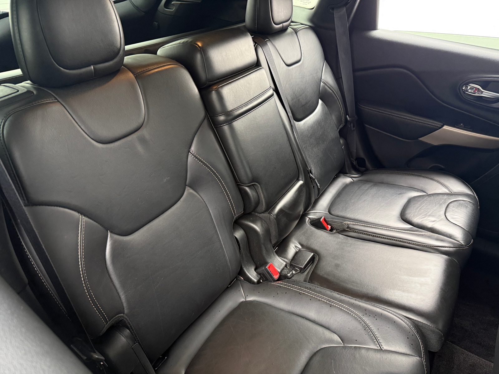 Thumbnail: 2017 Jeep Cherokee - 5