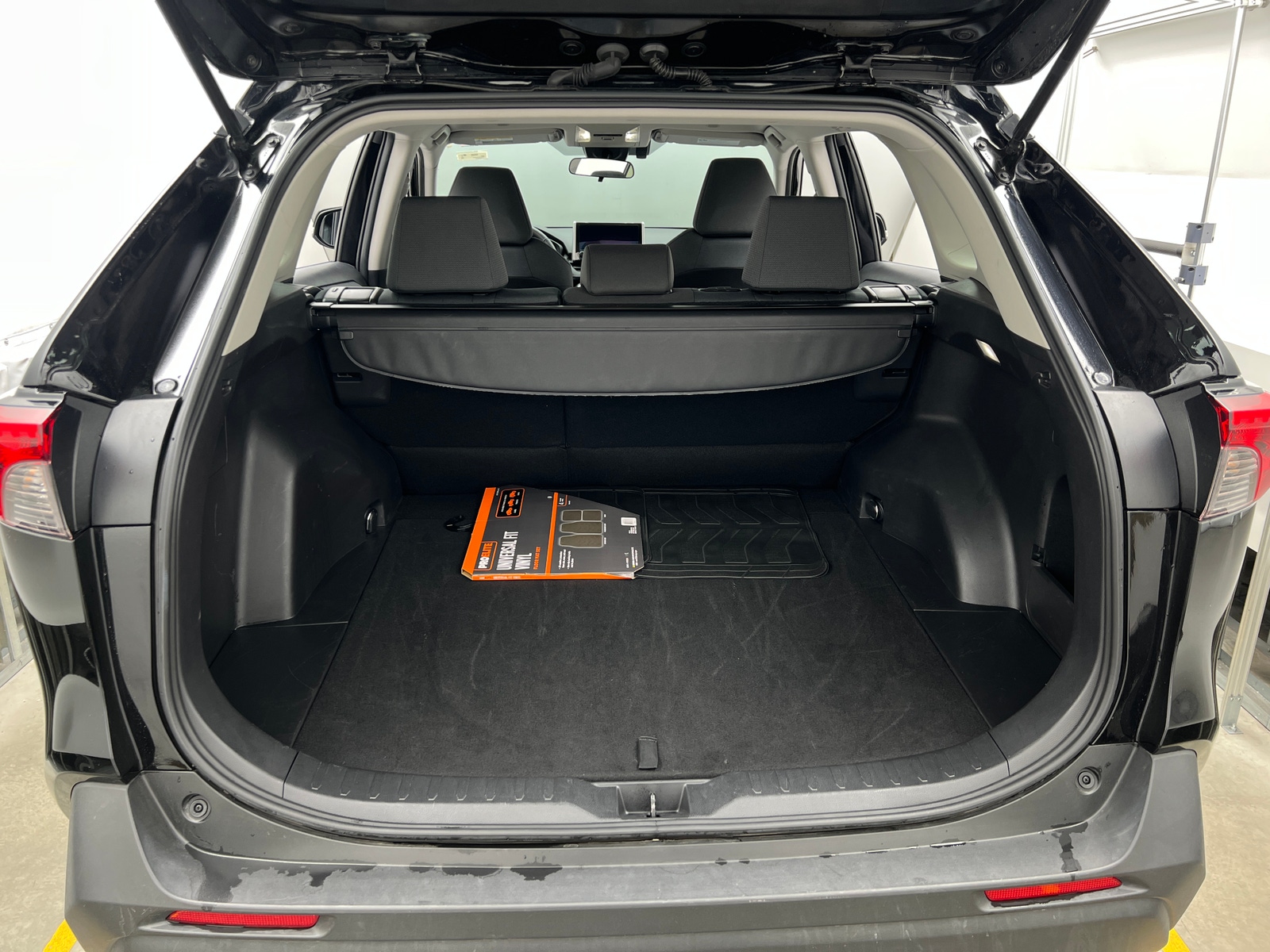 Thumbnail: 2025 Toyota RAV4 - 7