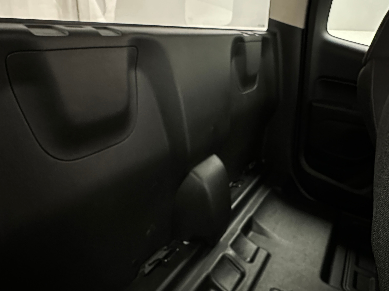 Thumbnail: 2022 Chevrolet Colorado - 6