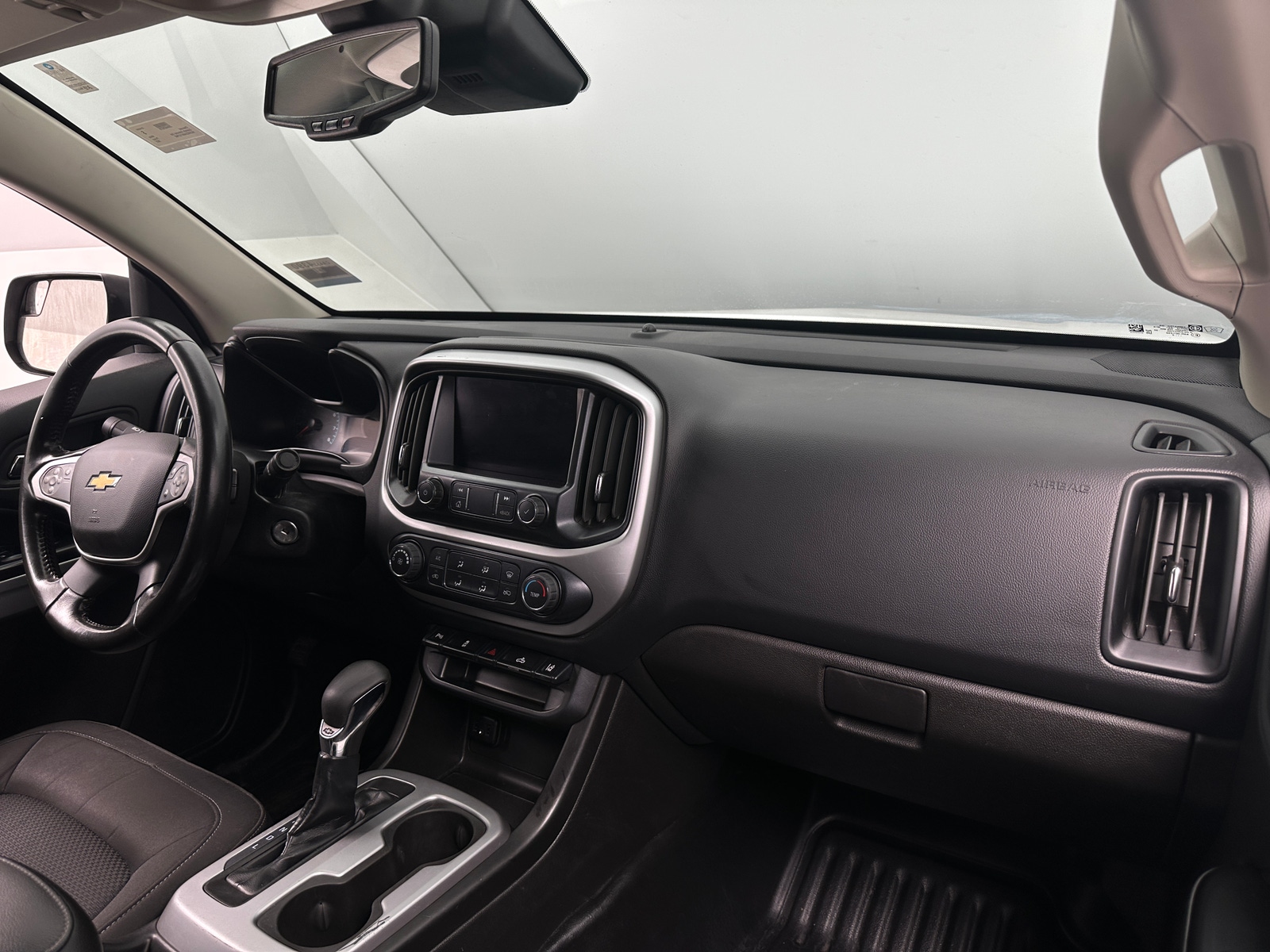 Thumbnail: 2022 Chevrolet Colorado - 3