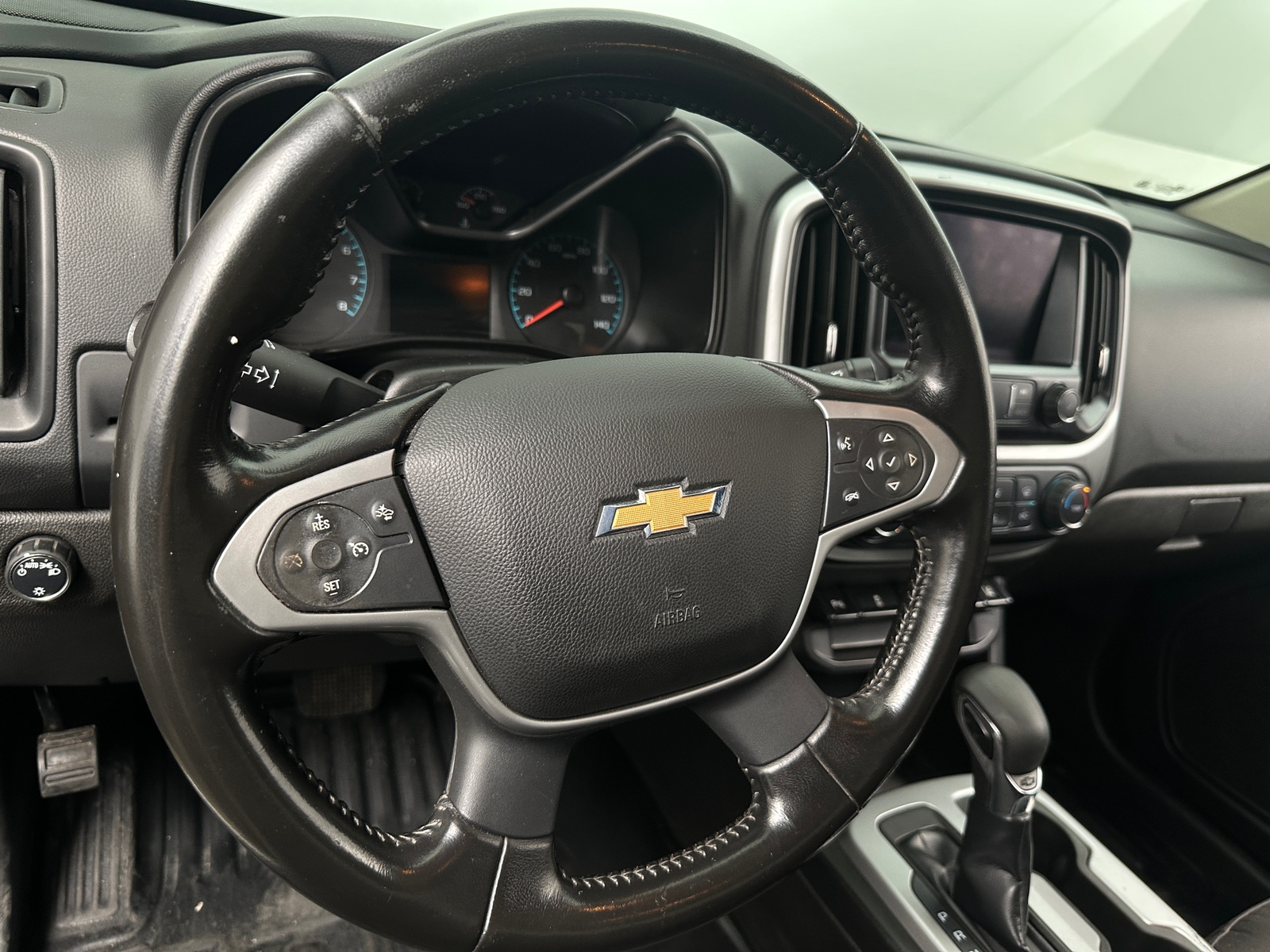 Thumbnail: 2022 Chevrolet Colorado - 5