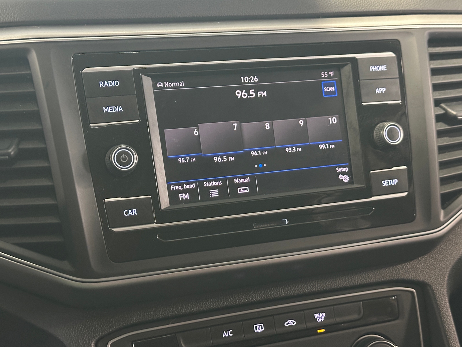 Thumbnail: 2018 Volkswagen Atlas - 4