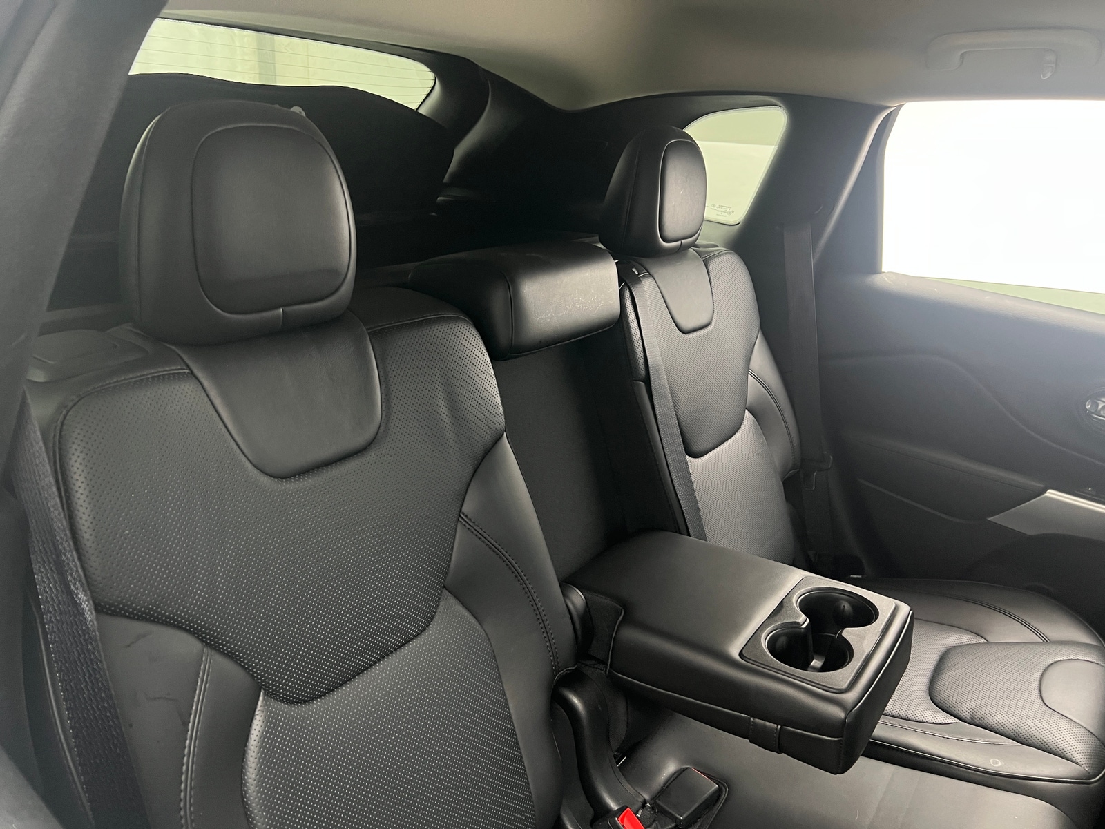 Thumbnail: 2016 Jeep Cherokee - 5