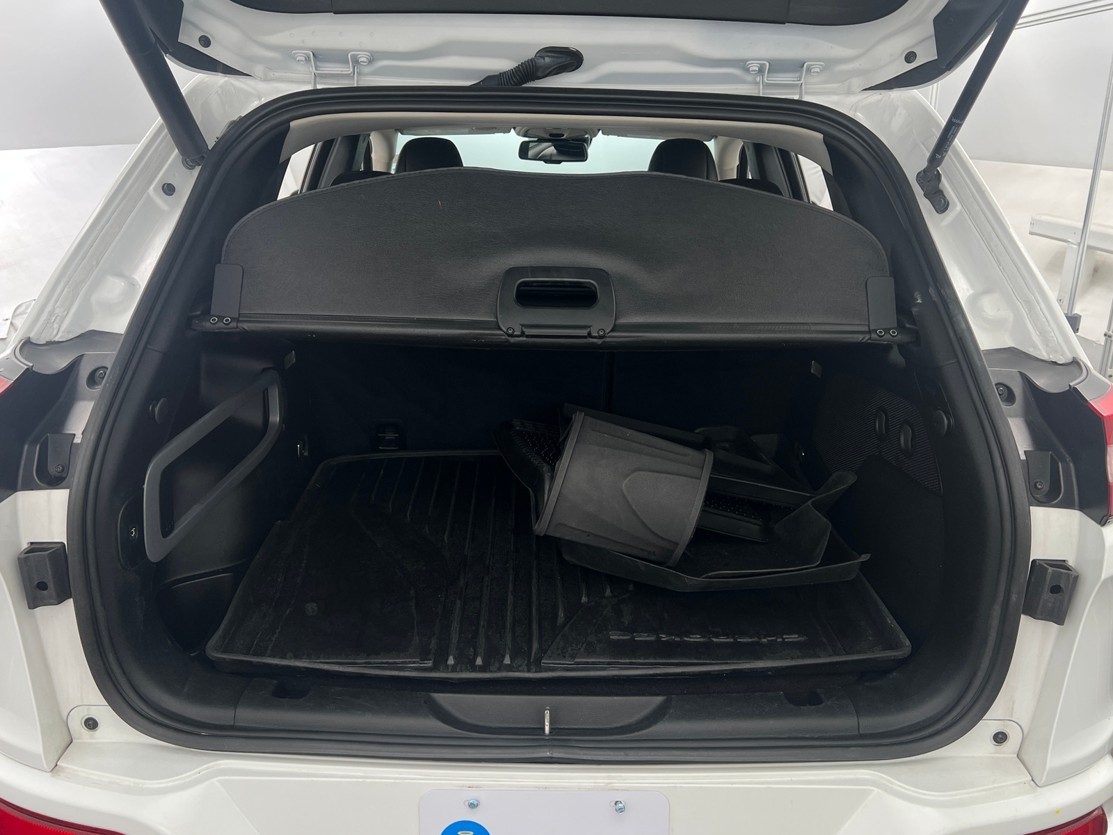 Thumbnail: 2016 Jeep Cherokee - 6