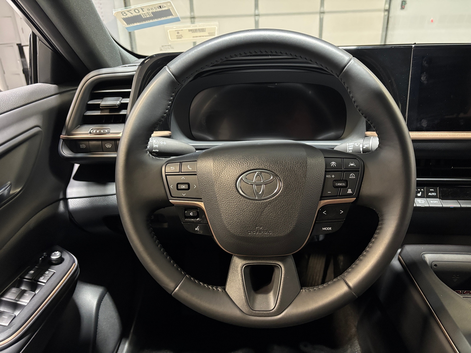 Thumbnail: 2023 Toyota Crown - 4