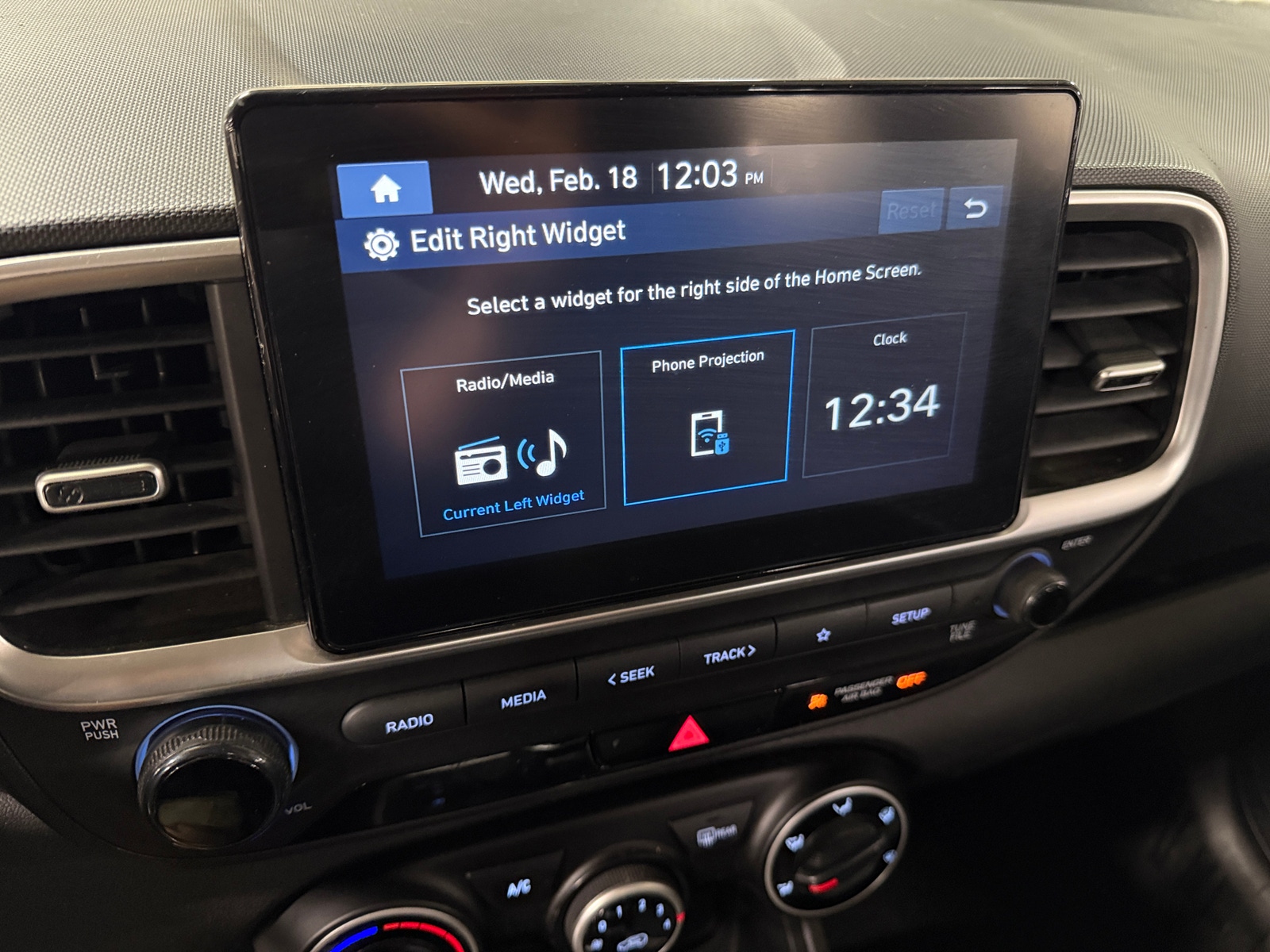 Thumbnail: 2021 Hyundai Venue - 4