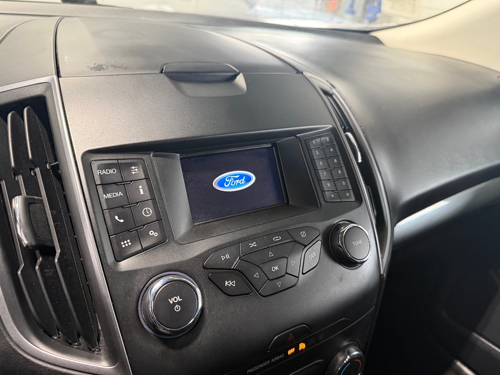 Thumbnail: 2019 Ford Edge - 4