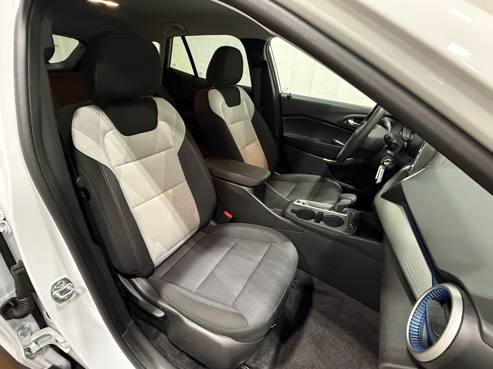 Thumbnail: 2025 Chevrolet Trax - 2