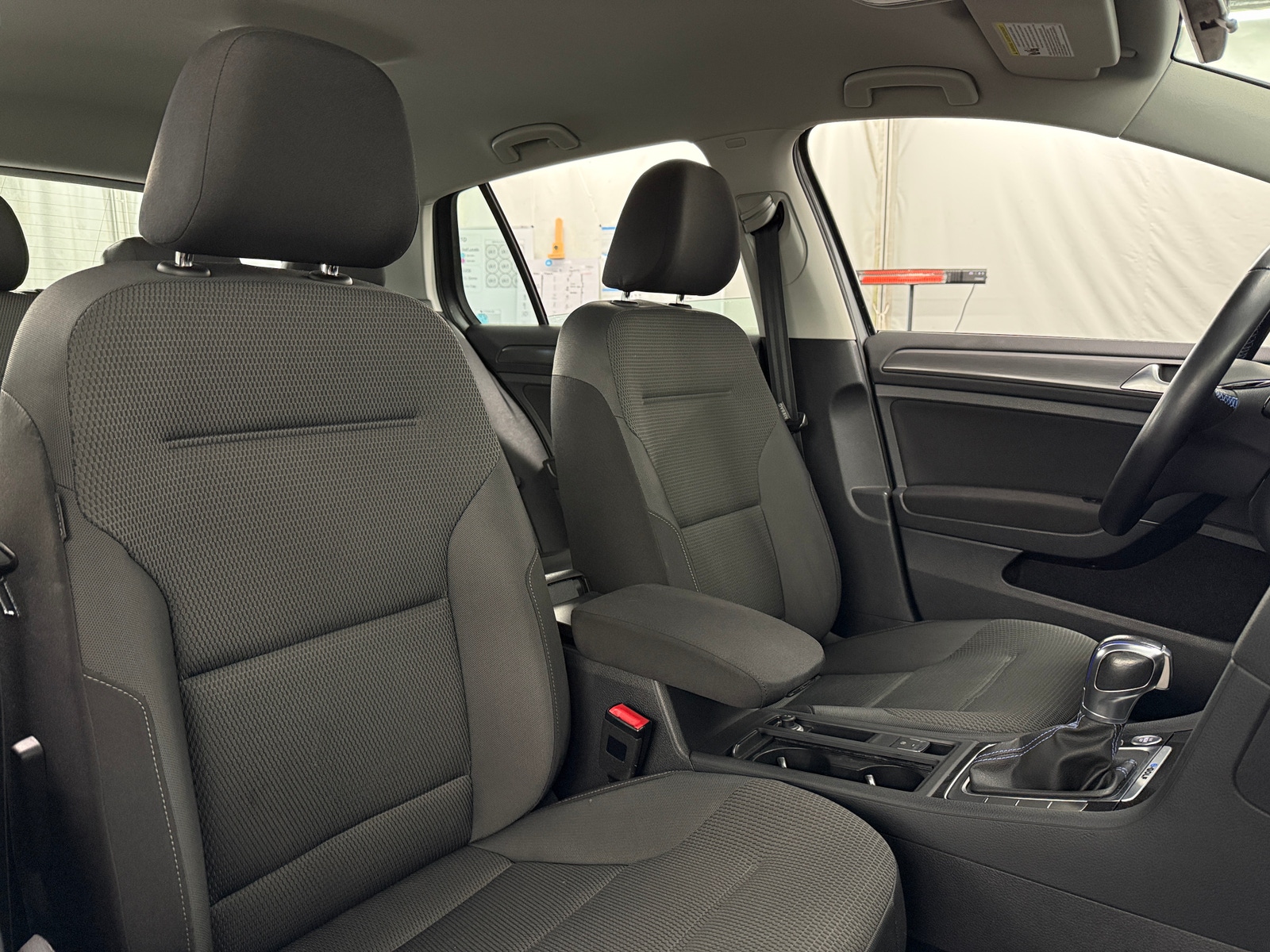 Thumbnail: 2019 Volkswagen e-Golf - 2