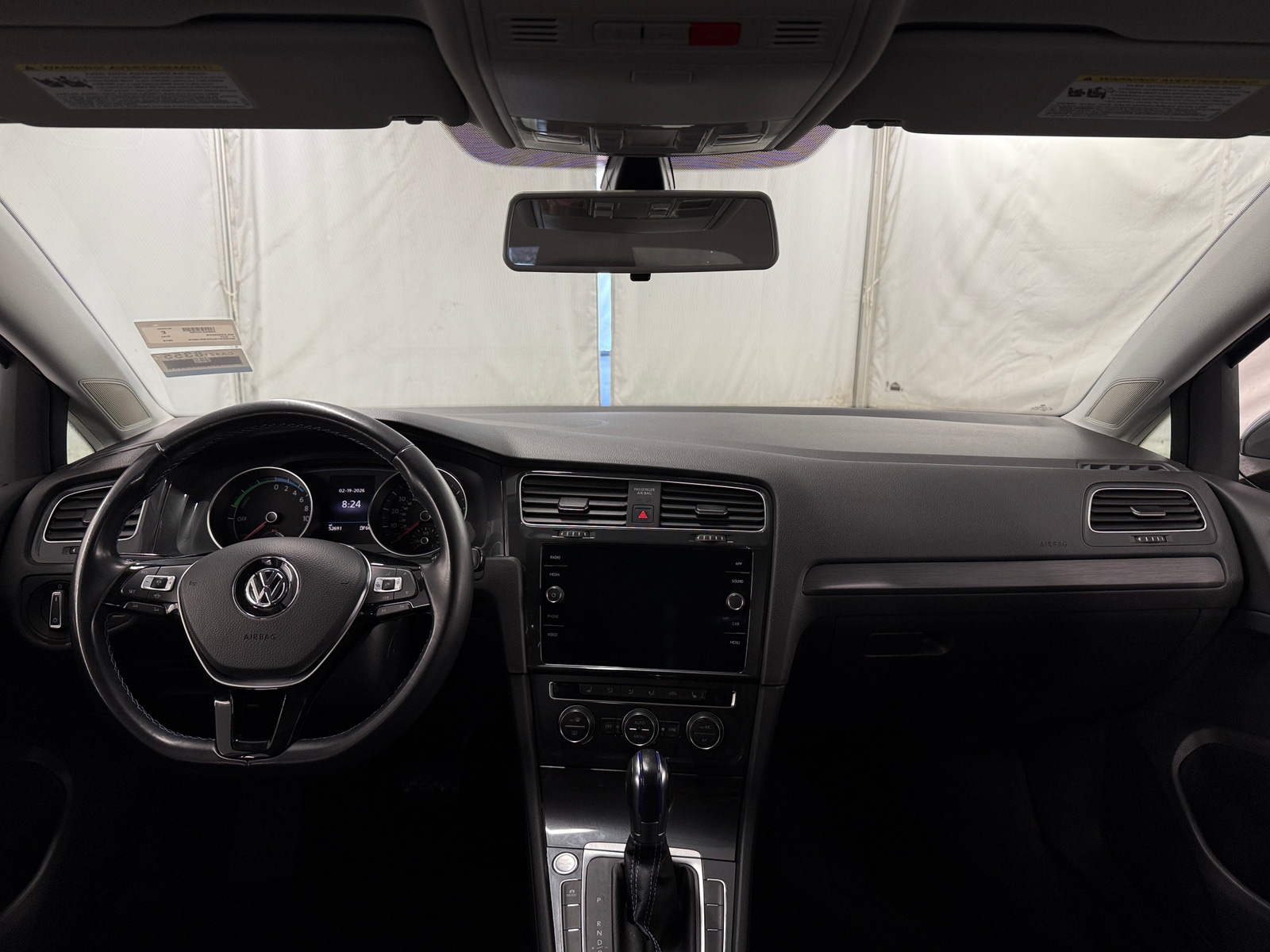 Thumbnail: 2019 Volkswagen e-Golf - 3