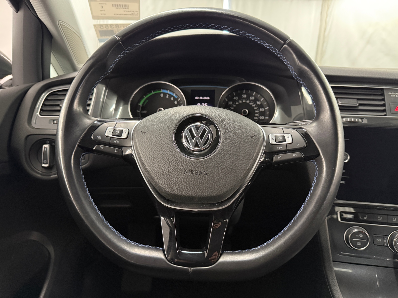 Thumbnail: 2019 Volkswagen e-Golf - 5