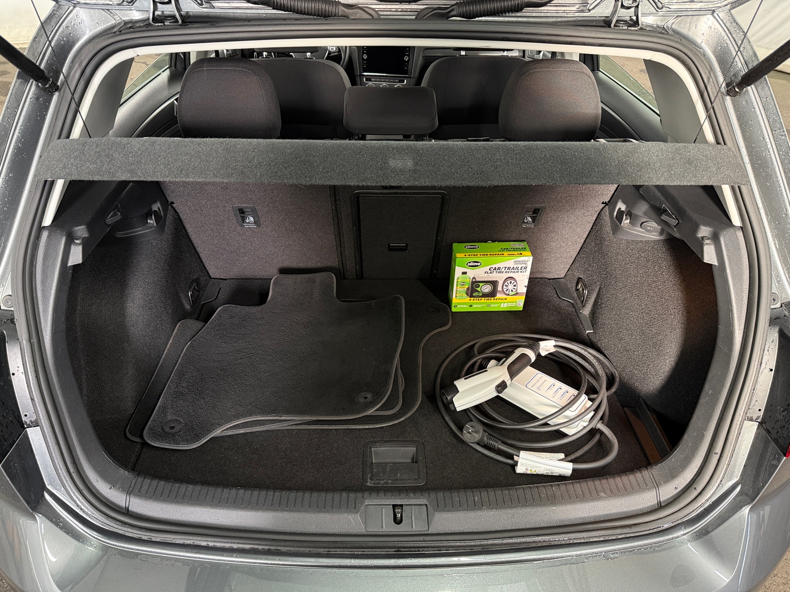 Thumbnail: 2019 Volkswagen e-Golf - 7