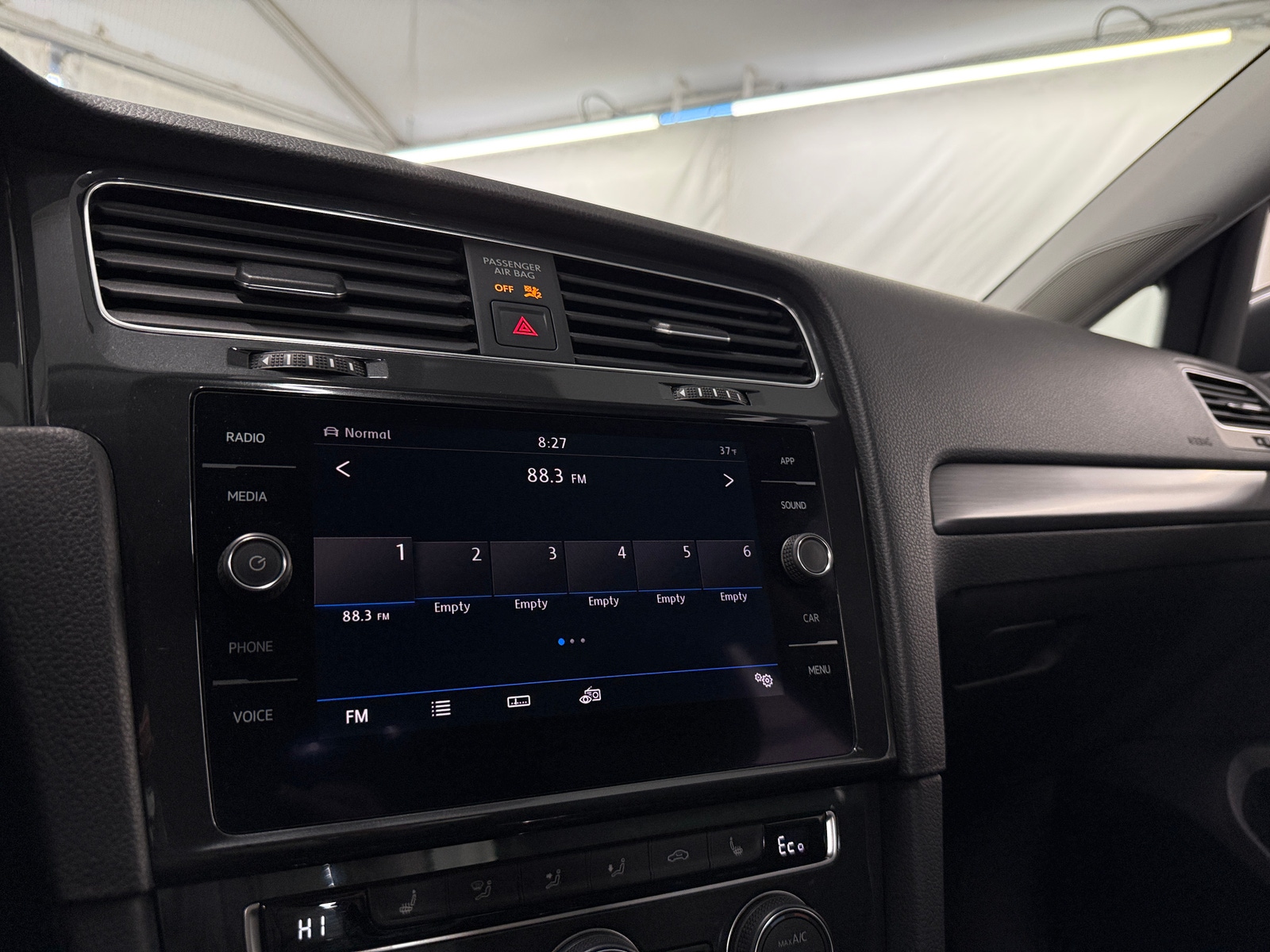 Thumbnail: 2019 Volkswagen e-Golf - 4