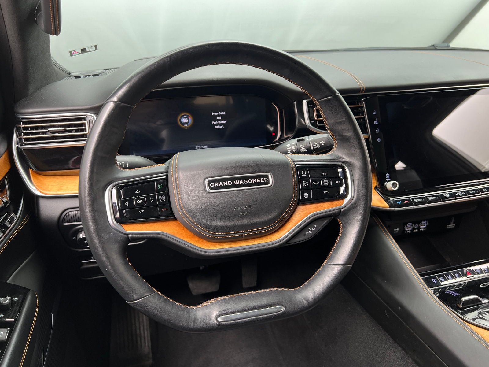 Thumbnail: 2022 Jeep Grand Wagoneer - 4