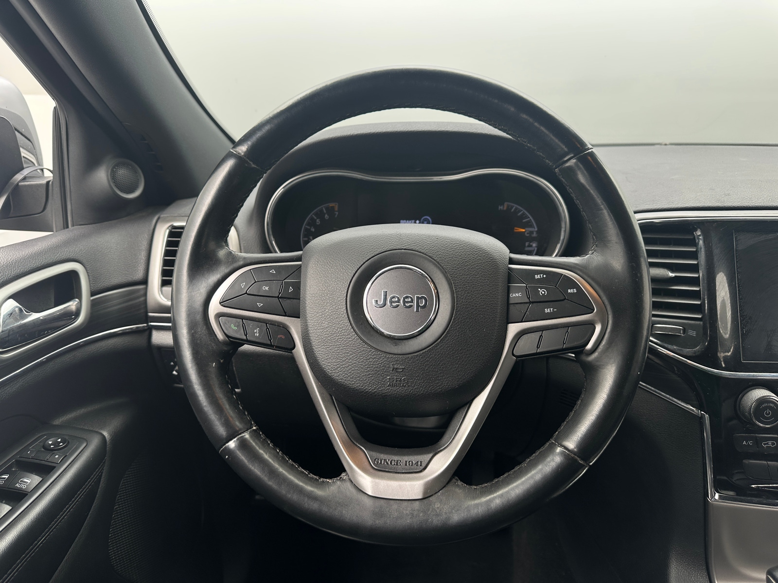 Thumbnail: 2019 Jeep Grand Cherokee - 4