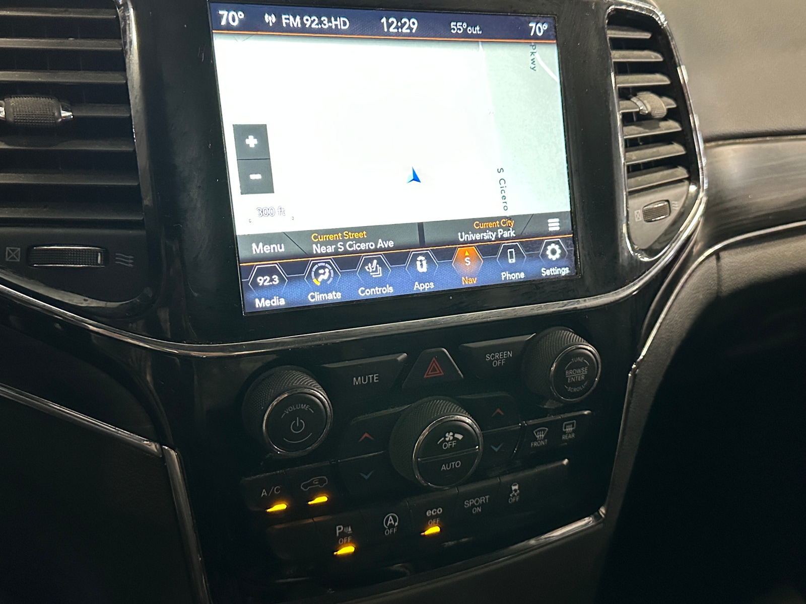 Thumbnail: 2019 Jeep Grand Cherokee - 3