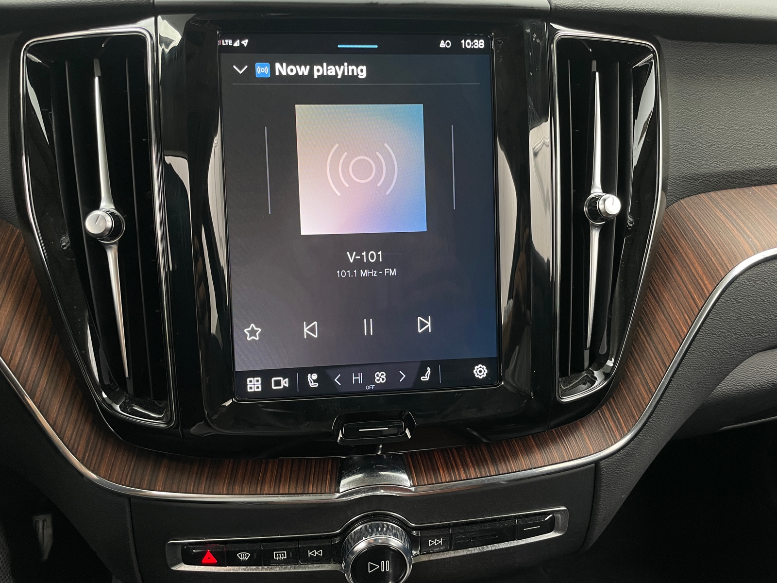 Thumbnail: 2024 Volvo XC60 - 3