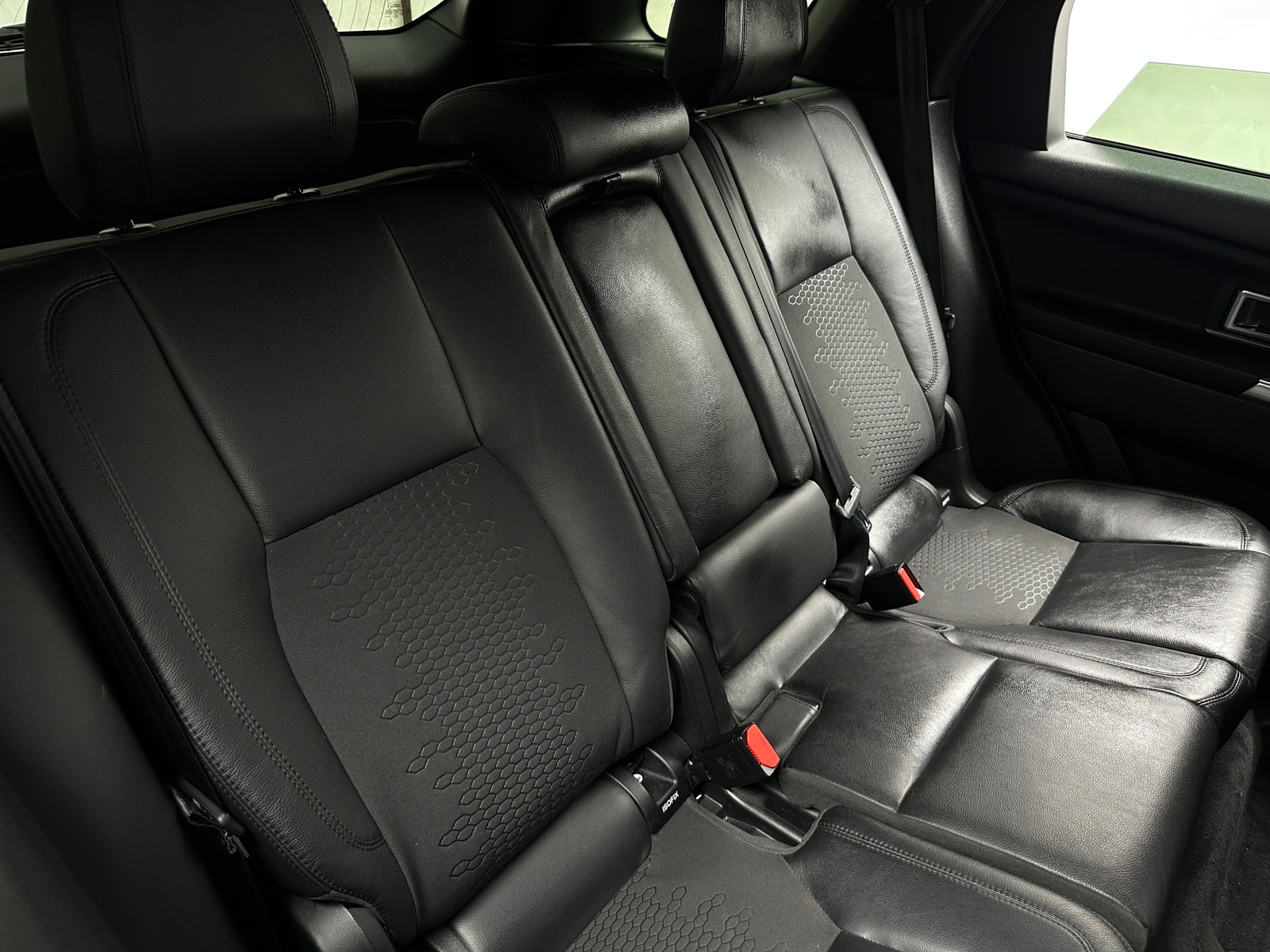 Thumbnail: 2017 Land Rover Discovery Sport - 6