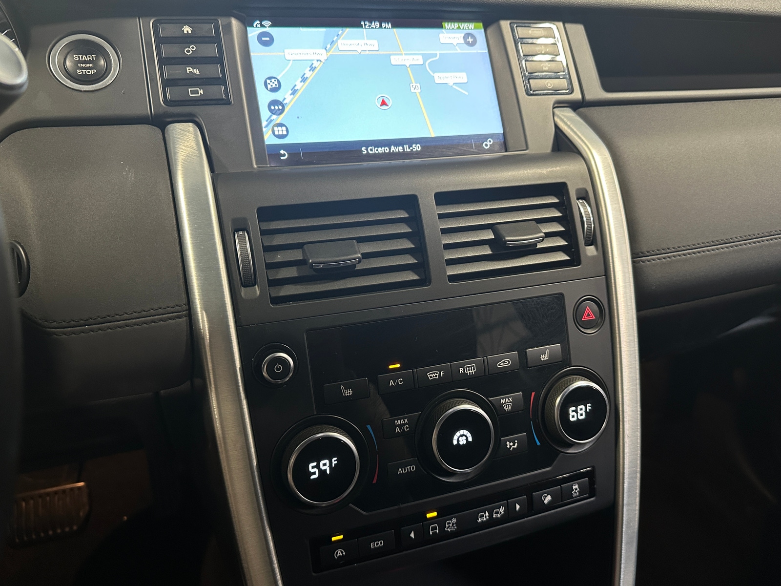 Thumbnail: 2017 Land Rover Discovery Sport - 4