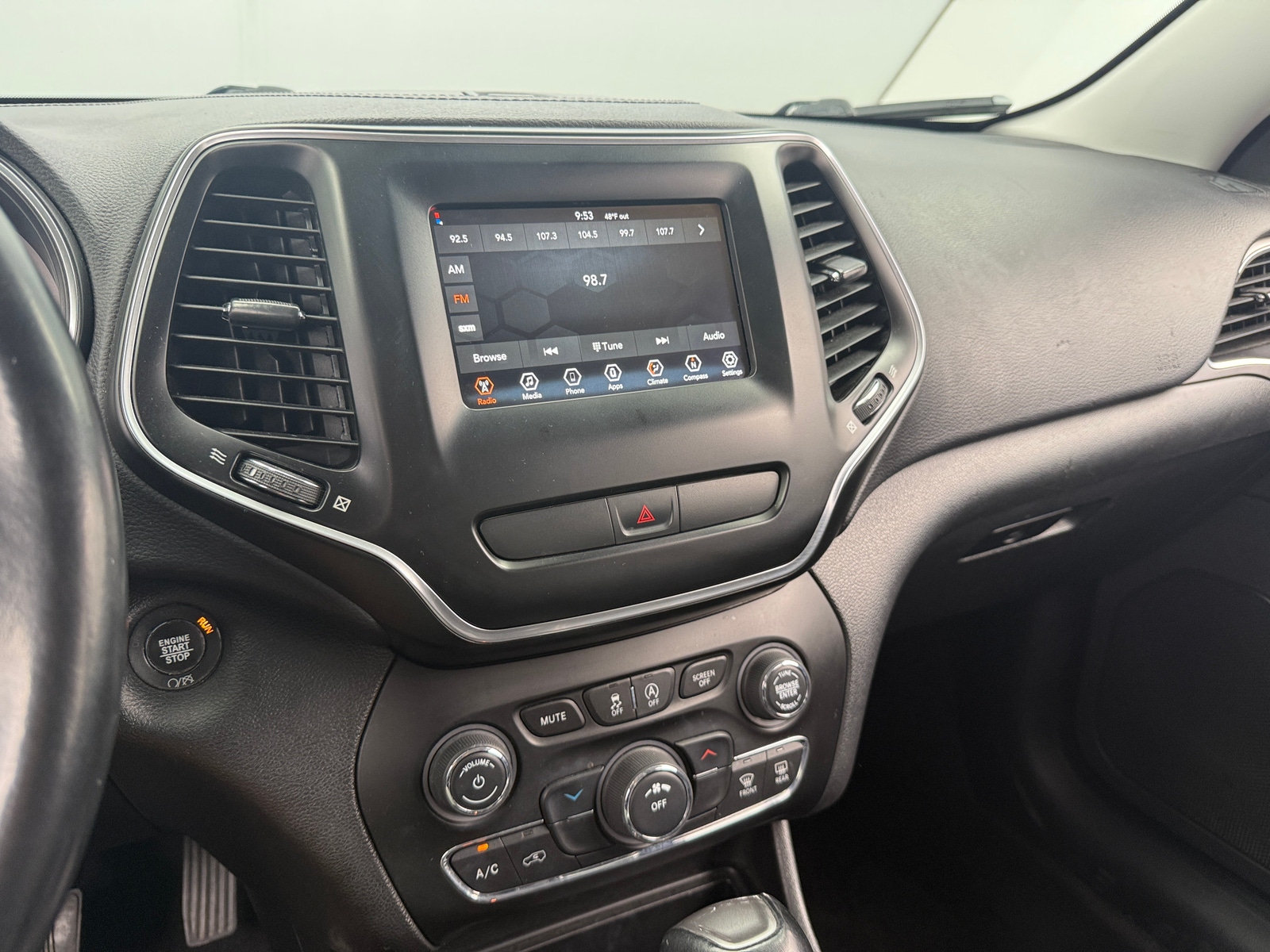 Thumbnail: 2019 Jeep Cherokee - 4