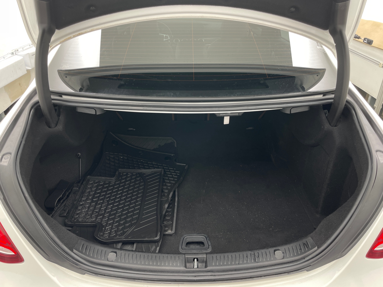 Thumbnail: 2018 Mercedes-Benz E-Class - 6