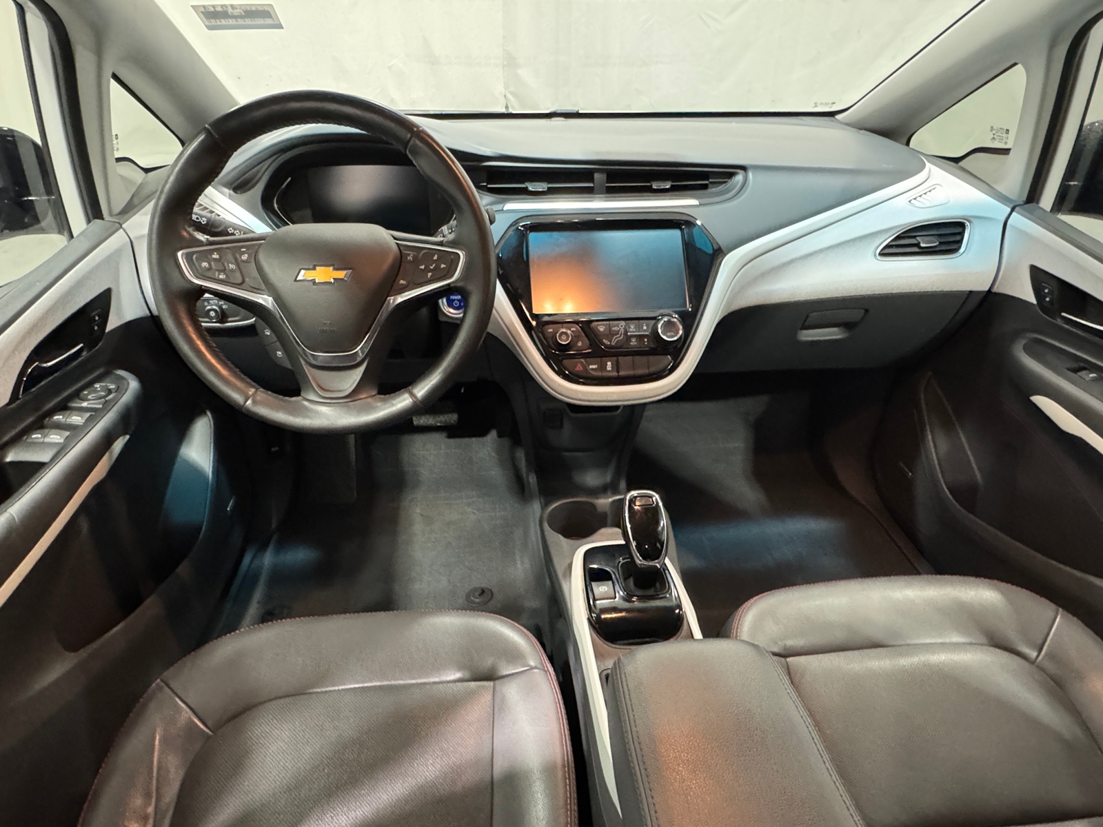 Thumbnail: 2017 Chevrolet Bolt EV - 2