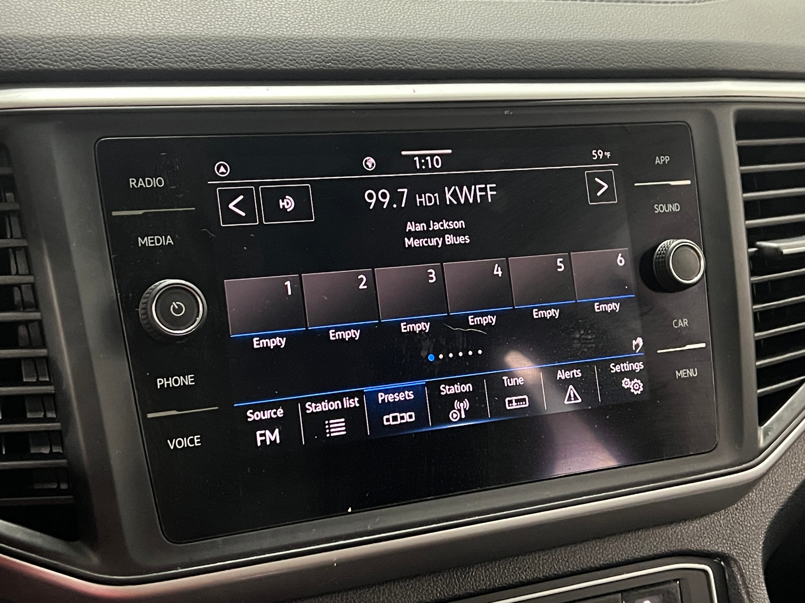 Thumbnail: 2021 Volkswagen Atlas - 3