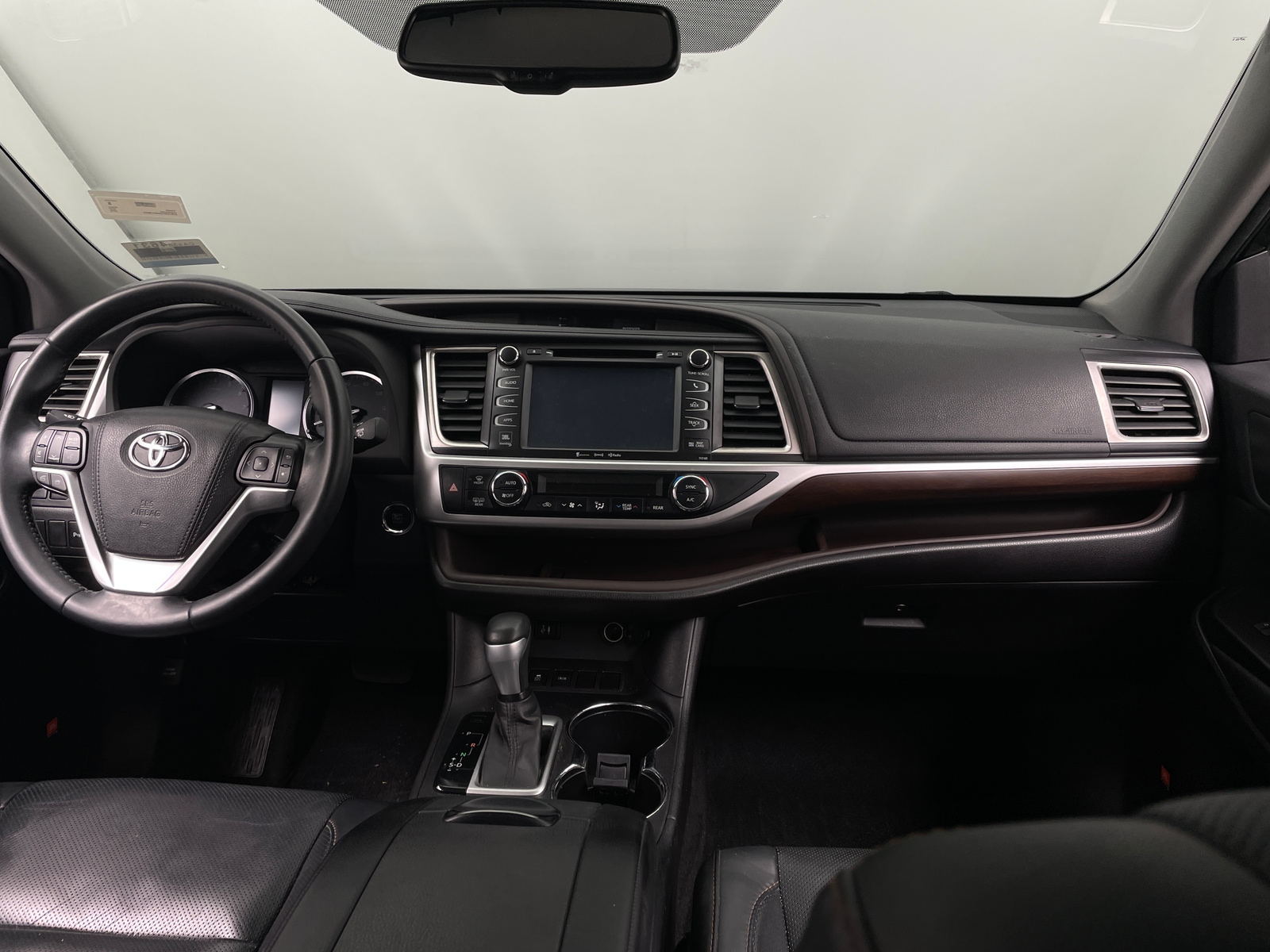 Thumbnail: 2016 Toyota Highlander - 2