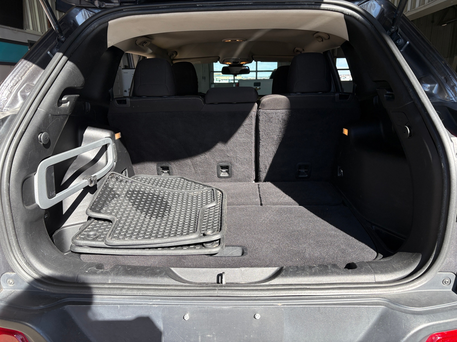 Thumbnail: 2016 Jeep Cherokee - 7