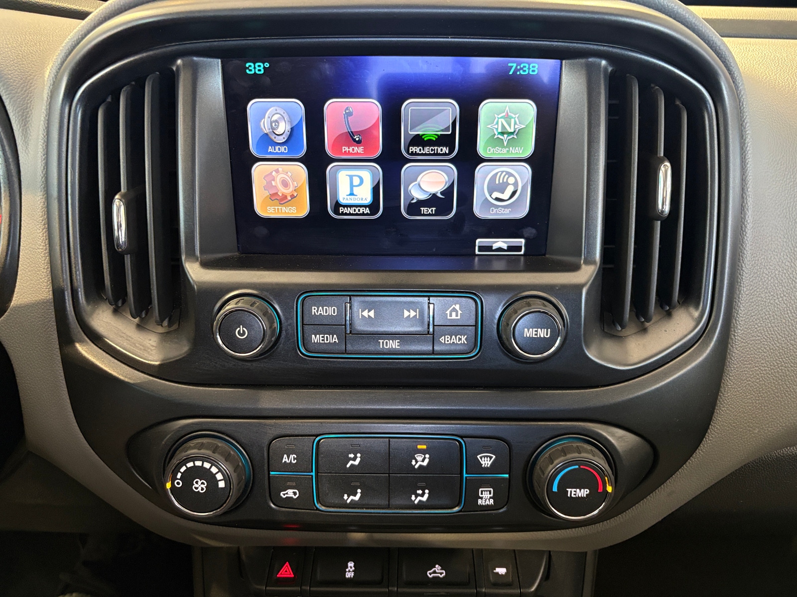 Thumbnail: 2016 Chevrolet Colorado - 4