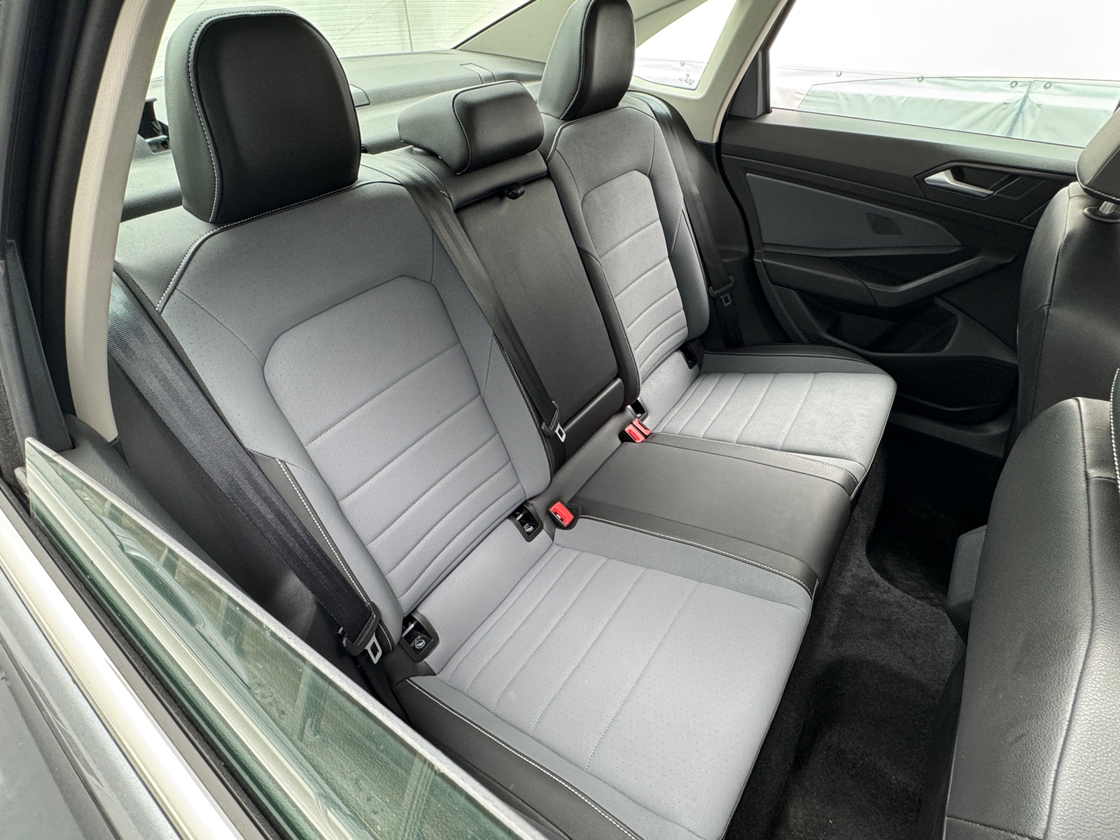 Thumbnail: 2025 Volkswagen Jetta - 5