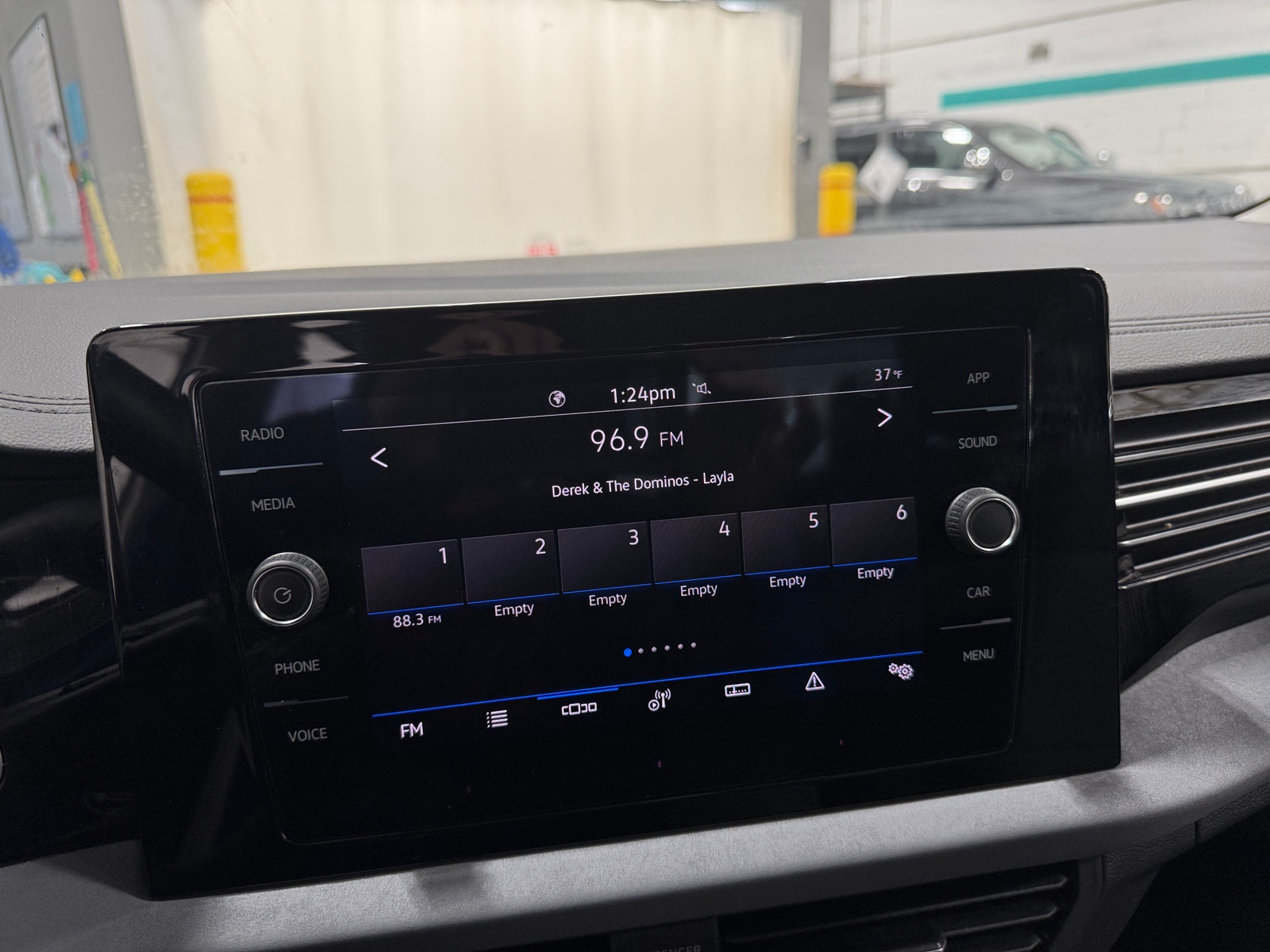 Thumbnail: 2025 Volkswagen Jetta - 3