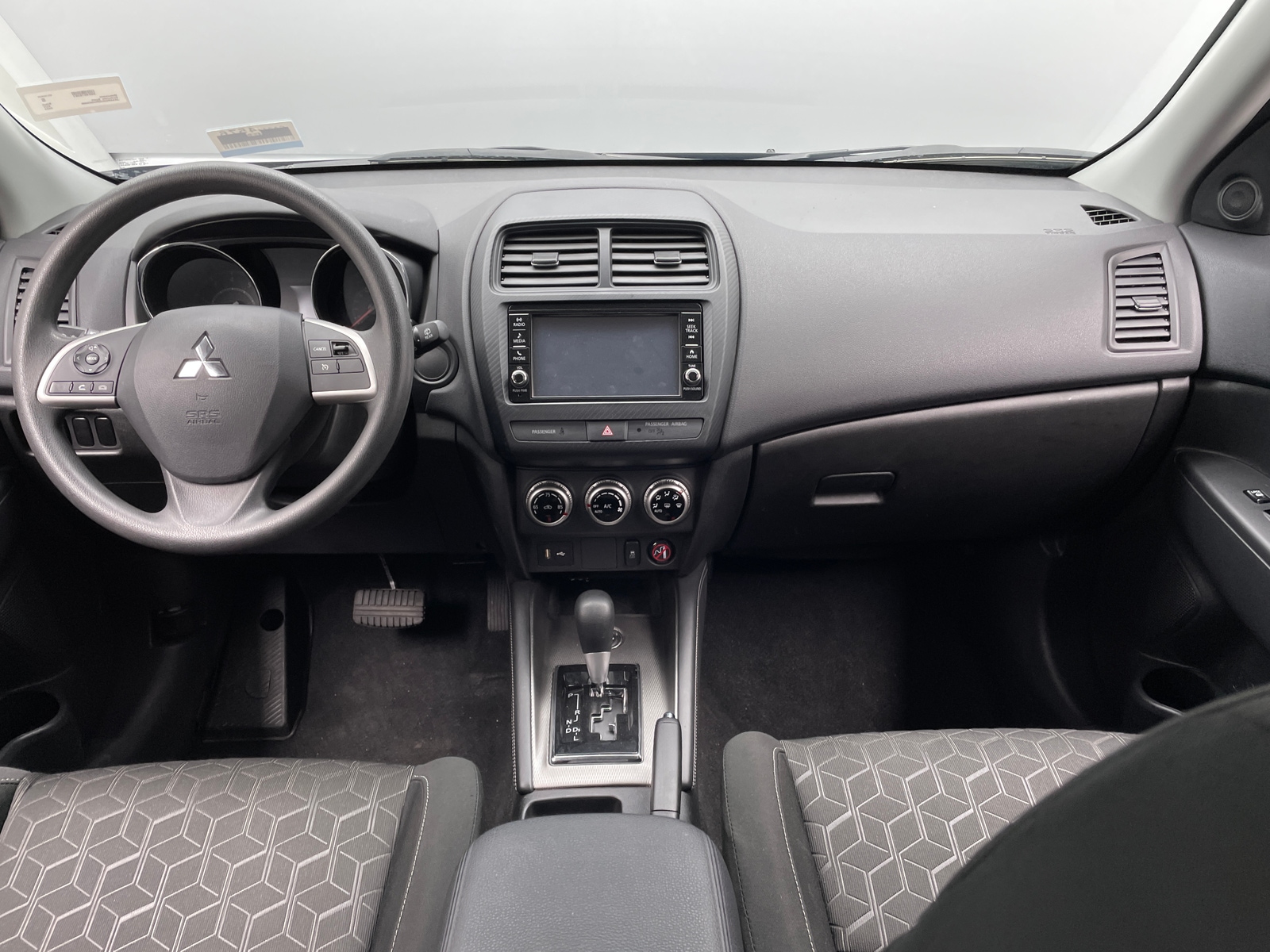 Thumbnail: 2024 Mitsubishi Outlander Sport - 3