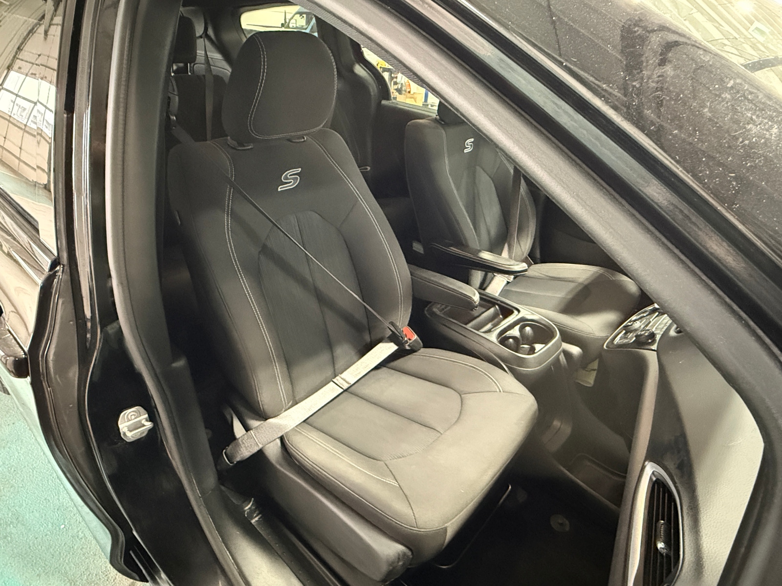 Thumbnail: 2019 Chrysler Pacifica - 2