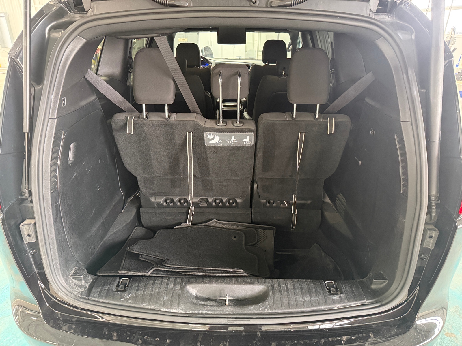 Thumbnail: 2019 Chrysler Pacifica - 7