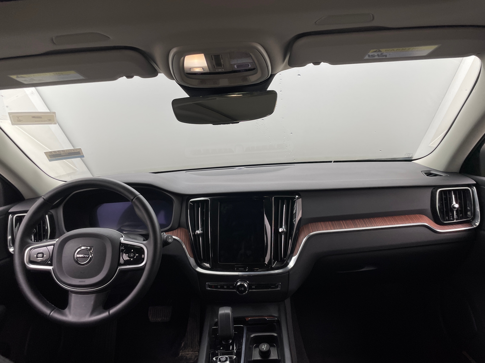 Thumbnail: 2025 Volvo V60 - 2