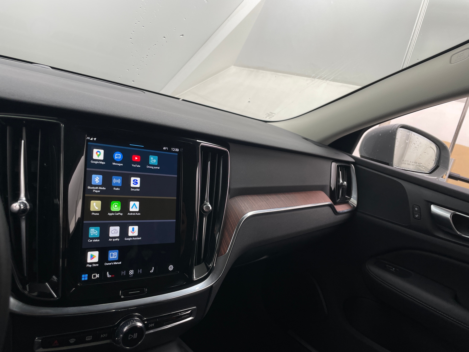 Thumbnail: 2025 Volvo V60 - 3