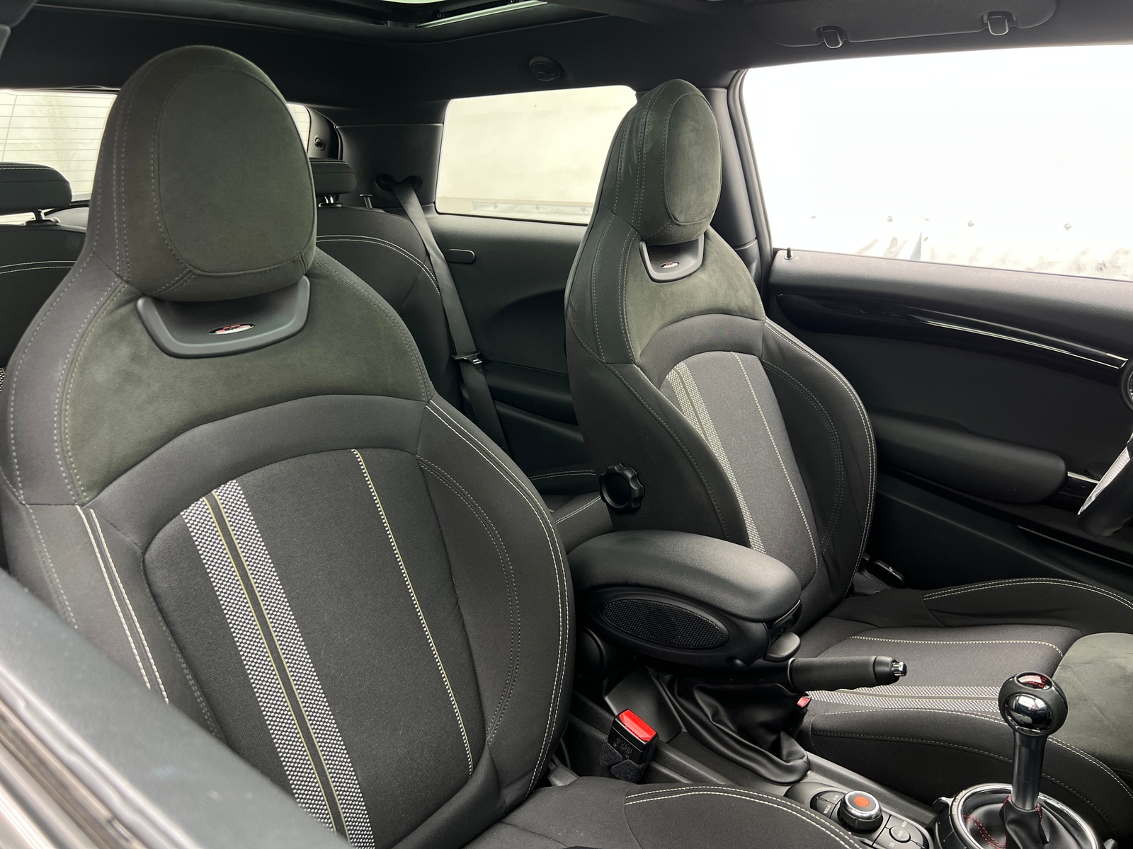 Thumbnail: 2017 MINI Cooper Hardtop - 2