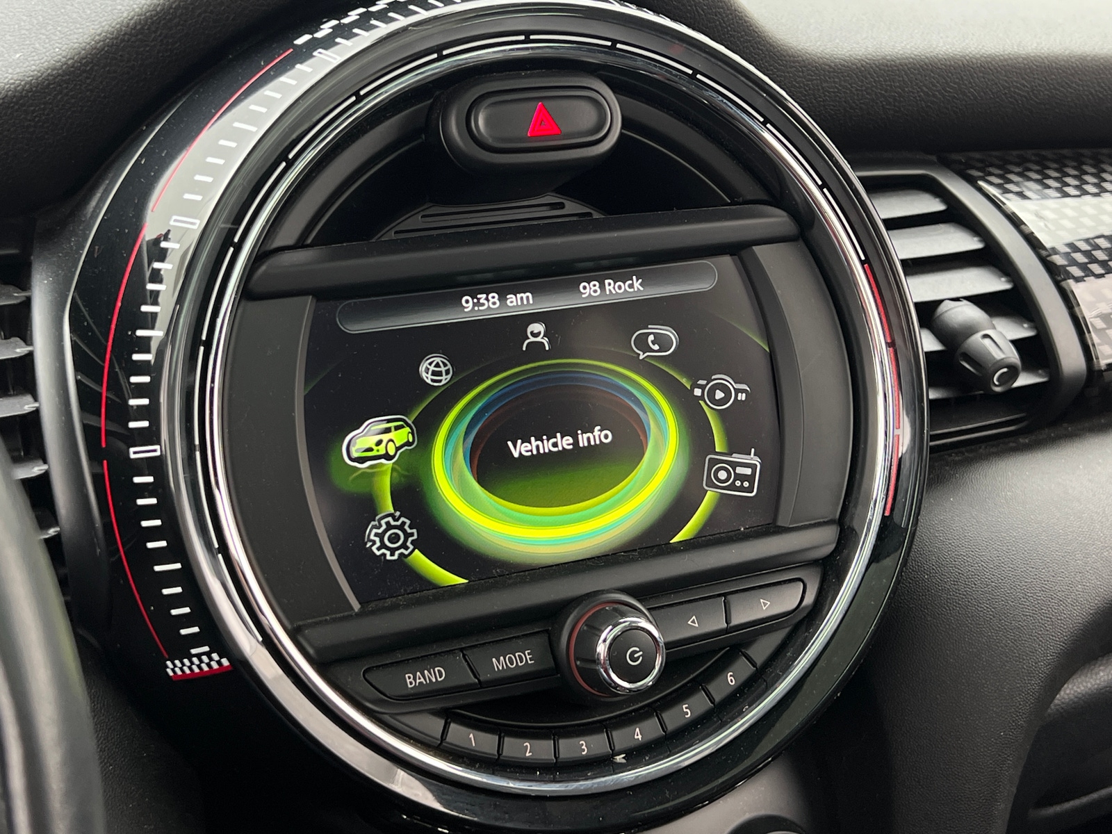 Thumbnail: 2017 MINI Cooper Hardtop - 4