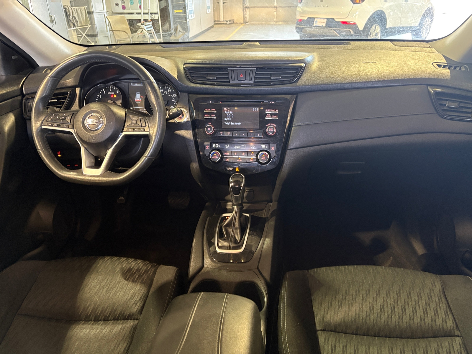 Thumbnail: 2017 Nissan Rogue - 3