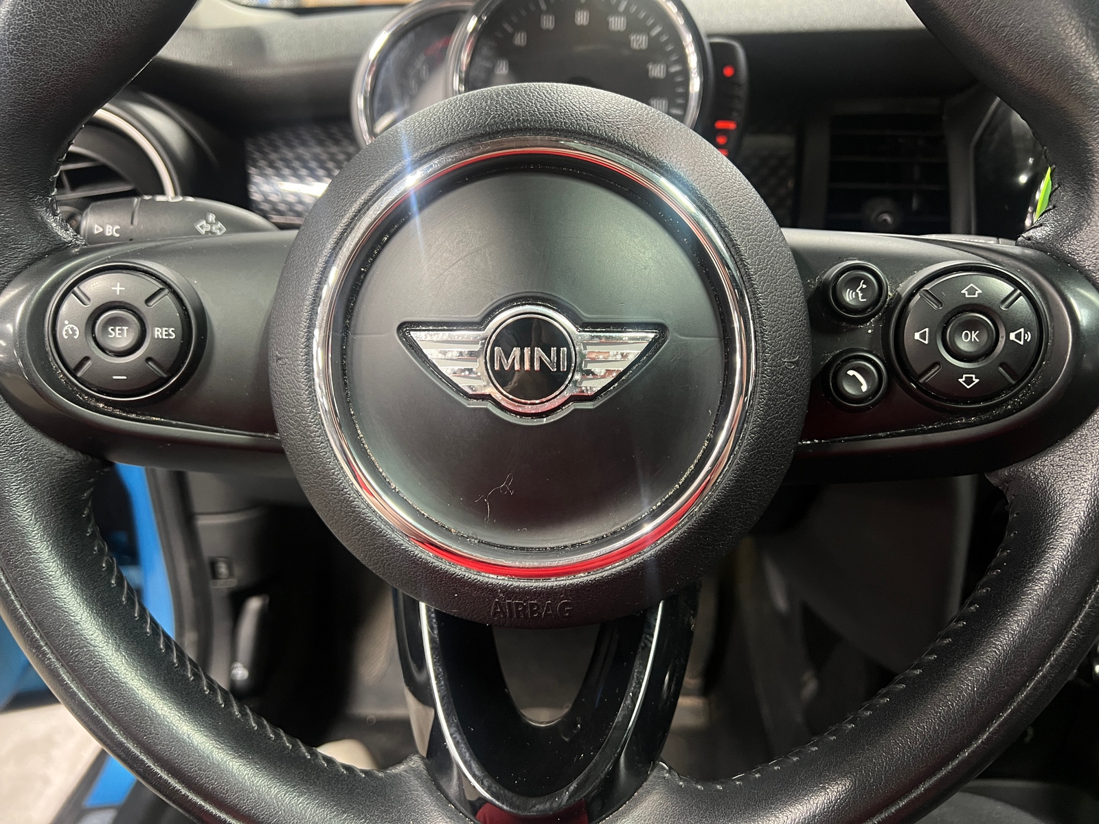 Thumbnail: 2015 MINI Cooper Hardtop - 4