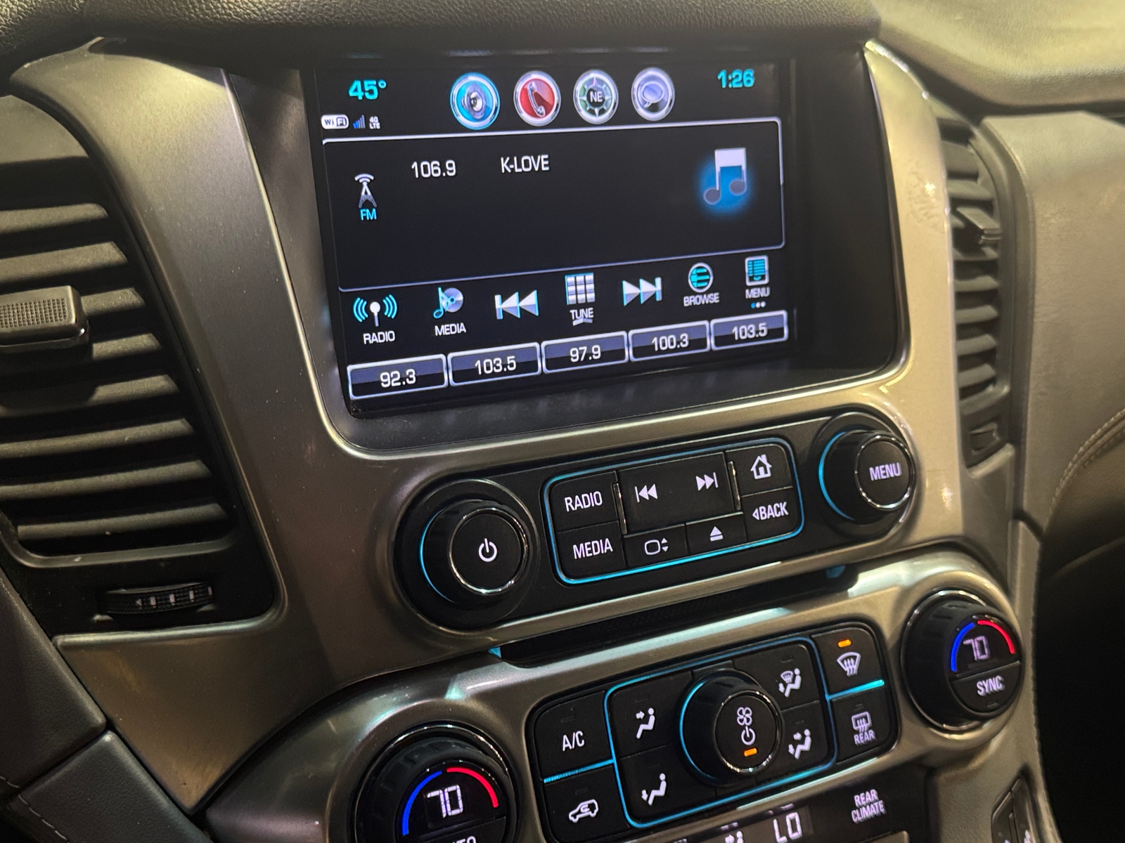 Thumbnail: 2017 Chevrolet Suburban - 3