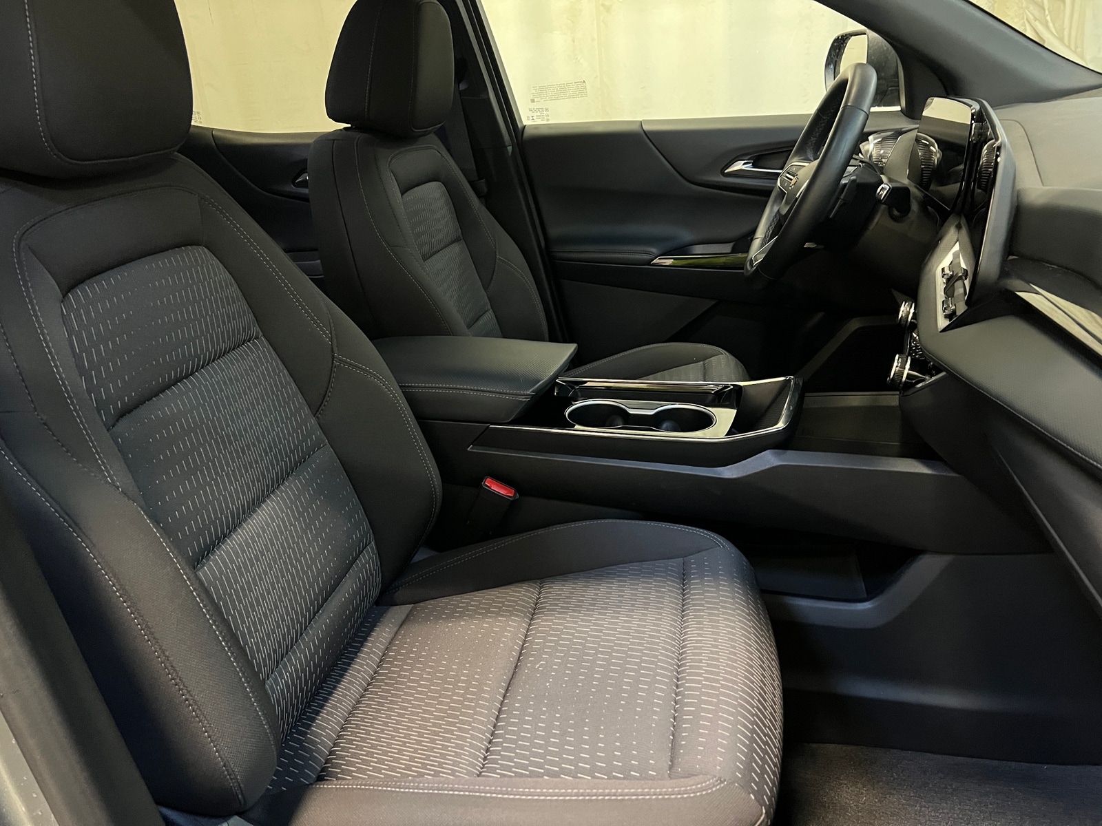 Thumbnail: 2025 Chevrolet Equinox - 2