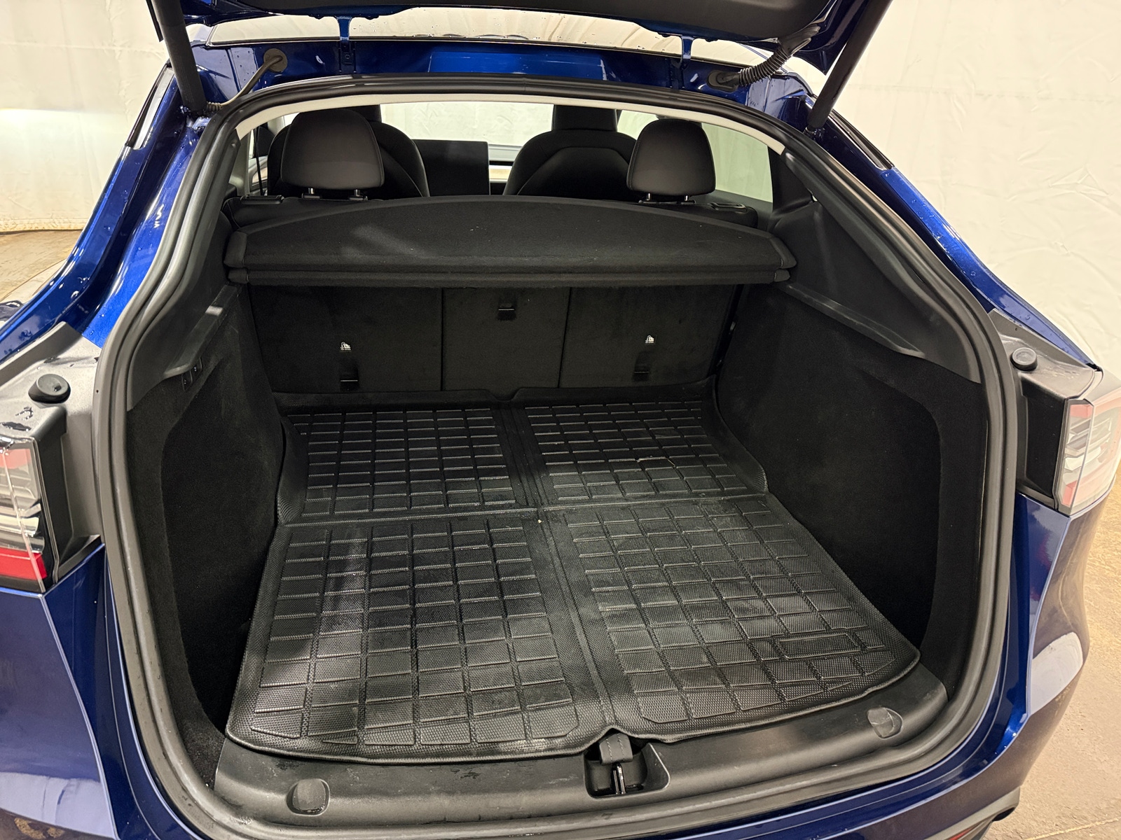 Thumbnail: 2023 Tesla Model Y - 6